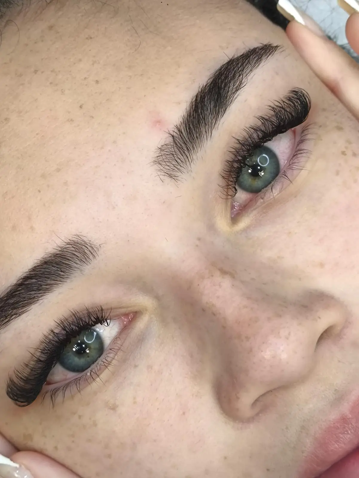 Volume de cílios com acabamento delicado